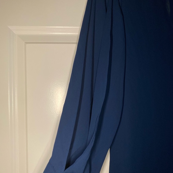 NWT Express navy blue hi-low shear top with open slit sleeves. - Picture 5 of 9